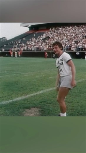 344K views · 8.6K reactions | Terry Fox running through Ottawa on *Dominion Day*(known as Canada Day in 1982) on July 1st, 1980. credit. Terry Fox Foundation | Old Canada Series | Facebook