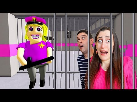 LET'S ESCAPE THE COP FROM THE NEW PRISON ESCAPE ROOM ALCATRAZ PARKOUR ROBLOX!!