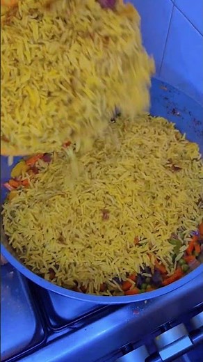 How I make the best Nigerian fried rice 😋 😀 #food #africanfood #nigerianfood #food #friedrice