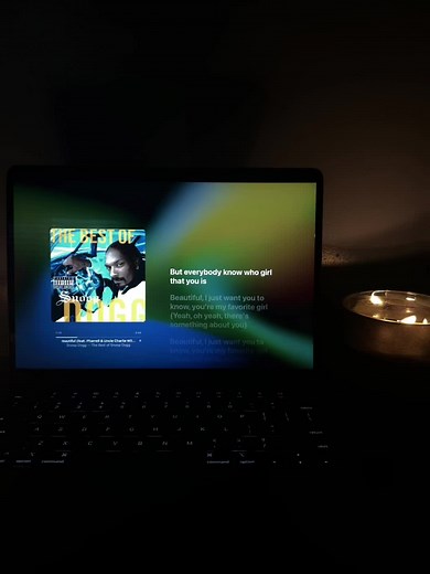 Beautiful - Snoop Dogg ft. Pharrell | 🎧 #applemusic #musica #macbook #candle #chill #fypシ゚viral #fy