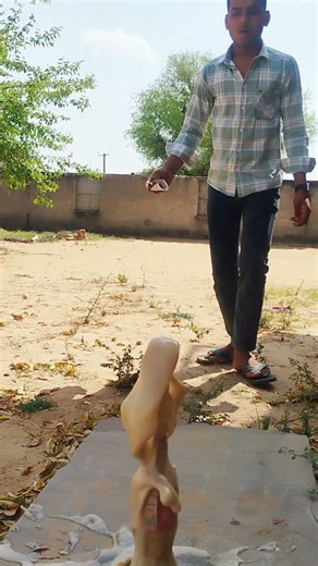 “Coca-Cola Explosion Experiment 😱 | Amazing Coke Reaction #shorts” 💥#cocacola #scienceexperiment