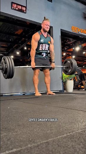 So, do you train with or without lifting straps?