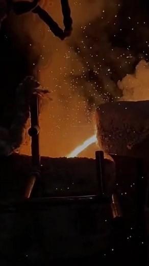 1.3K views | Molten metal always makes me think of Lord of the Rings #metal #weapons #casting #movies | Cast in Steel | Facebook