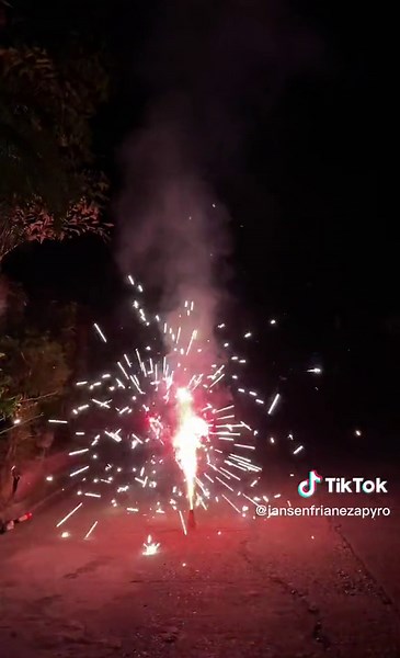 Lucky Taal Volcano Fireworks Spectacular | Christmas Eve 2022