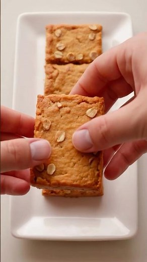 4-Ingredient Peanut Butter Banana Oat Bars 🍌 #HealthySnacks #OatmealBars #EasyRecipes