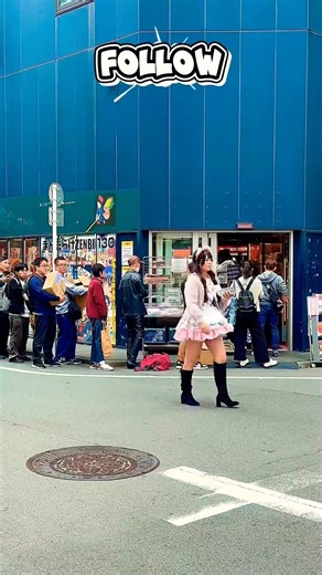 秋葉原出身のモデル体型のとても綺麗な女の子で、みんな注目していました。#akihabara #japantravel #tokyo #shortsfeed #japan