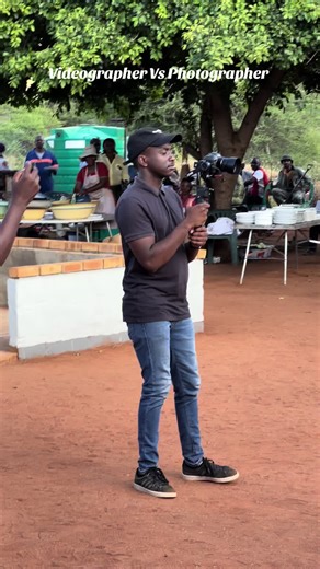 Videographer vs Photographer: A Fun Crowd Dance