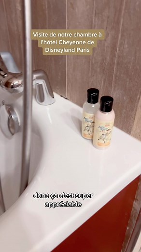 Bienvenue dans notre chambre, à l’hôtel Cheyenne de Disneyland Paris 🤠😻 #disneylandparis #hotelcheyenne #disneylandparis30
