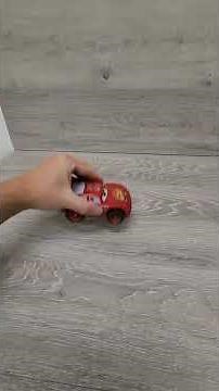 Disney Cars Lightning McQueen Shake N Go 2005 J5982 K9122