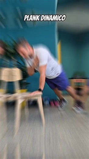 Addominali e postura al top… usando solo una sedia! Non serve fare crunch infiniti o esercizi scomodi: questi 6 movimenti attivano il core profondo, migliorano la postura e ti aiutano a sentire il corpo più stabile e forte Il consi | Andrea Perico