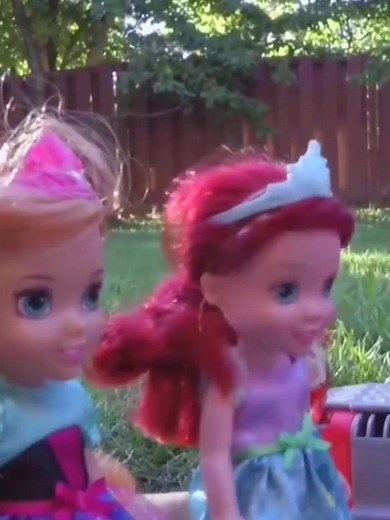 Elsia Learns a Lesson Drama with Elsa and Anna Dolls