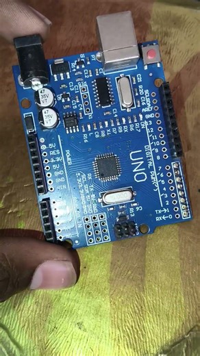 arduino UNO ismein coding karke kuchh achcha Laga sakte ho