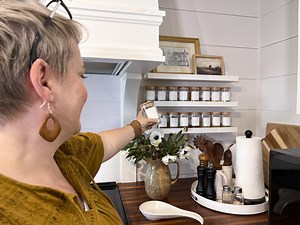 DIY Spice Rack: Create Your Own Space-Saving Spice Solution