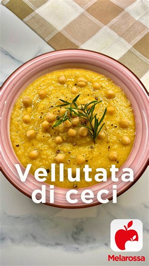 Voglia di qualcosa di caldo, cremoso e sano? 🍲 La vellutata di ceci è la risposta perfetta 😍 Un piatto semplice e genuino, ricco di nutrienti e pronto in poco tempo ⏰ Un comfort food leggero ma appagante 😋 Ingredienti per 4 persone -350 g di ceci secchi -2 carote -2 coste di sedano -1 cipolla media -2 cucchiai di olio extra vergine d’oliva -sale q.b. -pepe q.b. -rosmarino q.b. 👉 Ricetta completa sul sito Melarossa.it . . . . #Melarossa #DietaMelarossa #RicetteMelarossa #VellutataDiCeci #Cuci