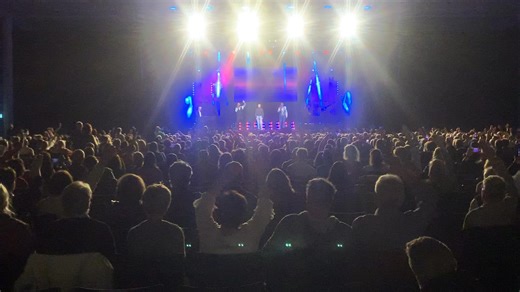 Words… Italian Bee Gees ft Blue Weaver and Vince Melouney. Grazie Munich! ♥️ | The Italian BEE GEES