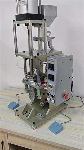 2026 NEW MODEL!! DIY Plastic Gifts Benchtop Injection Molding Machine with 2 Litre Hopper and Pneumatic clamping mould. #moldingmachine#injectionmachine #plastic #DIY #NEW#machine #Benchtopmolding #clampingmould #mould #kingchenmachine | Kingchen Machinery | Facebook