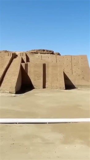 Ziggurat in the Iraqi Desert — a Stairway to the Gods #lostpoint