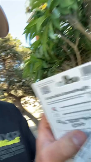 We have just delivered a $500 visa gift card to the lovely people of the Bondi Ambulance Station. Thank for your service in the community. Put it towards Christmas drinks or what ever you feel like. Unfortunately they were out attending calls while I was there. . . #nsw #bondi #bondibeach #NSWAmbulance | communityPete