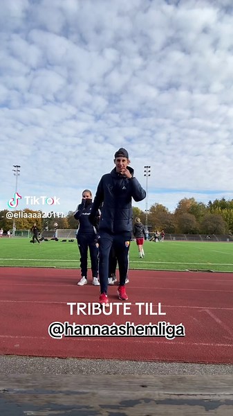 Hanna Holmquist och hennes knäproblem