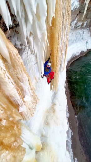 A steep ice clinic with @matt_cornell25 . Do you prefer shorter and steeper routes or longer and more moderate? 📷 @austinschmitzphoto | Ice_ᴄʟɪᴍʙɪɴɢ