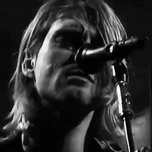 𝕐𝕠𝕦'𝕣𝕖 𝕥𝕙𝕖 𝕣𝕖𝕒𝕤𝕠𝕟 𝕀 𝕗𝕖𝕖𝕝 𝕡𝕒𝕚𝕟 ... | Grunge Rock 90's