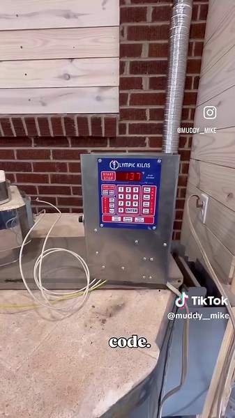 DIY control panel for this little kiln ⚡️ #pottery#kiln#diy#ceramics#electronics