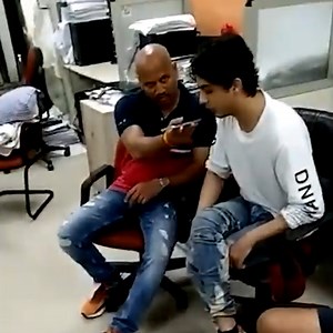 Sanjay Raut Shares Video of Aryan Khan Talking to Gosavi In NCB Custody, Demands Police Action. The Aryan Khan's case has taken a new turn as this video has gone viral. According to reports, KP Gosavi's bodyguard had made serious allegations against him and Sameer Wankhede regarding the extortion of money in the Aryan Khan case. Now, this video has complicated things further. | PinkVilla
