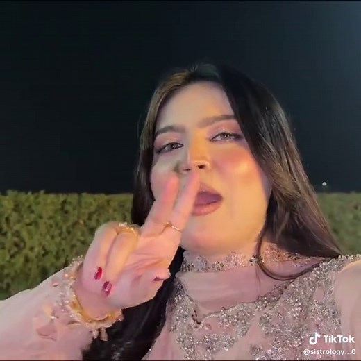 Sistrology Daily Vlog: Fatima and Rabia Faisal