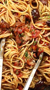 The secret ingredient to the best Puttanesca 😋 Recipe on the blog! | Don't Go Bacon My Heart