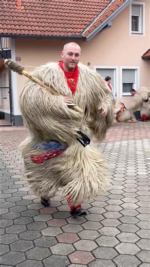 Koranti #shorts #korant #kurenti #slovenia #culture #tradition #masquerade #folklore #ritual #masks