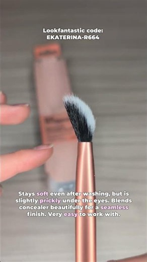 🖌 Real Techniques — Kitten Paw Brightening Concealer Brush