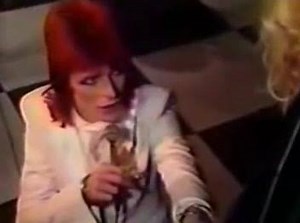 David Bowie - Lady Grinning Soul | Music Non Stop