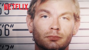 "Conversazioni con un killer: Il caso Dahmer" è il nuovo documentario Netflix in tre parti che racconta con i filmati originali la storia del Cannibale di Milwaukee, Jeffrey Dahmer, un serial killer che, tra il 1978 ed il 1991, torturò e uccise diciassette vittime. | Netflix