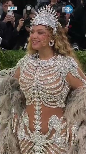 Beyoncé paraliza la MET Gala 2026: El impresionante diseño de Olivier Rousteing