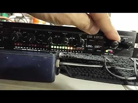 Alesis 3630 Dual-Channel Compressor / Limiter with Gate