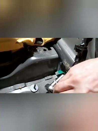 Citroen C4 Picasso airbag sensor location & removal