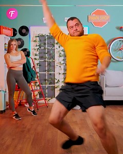 Boyfriend can't match girlfriend's easy stretches | Tips & Tricks