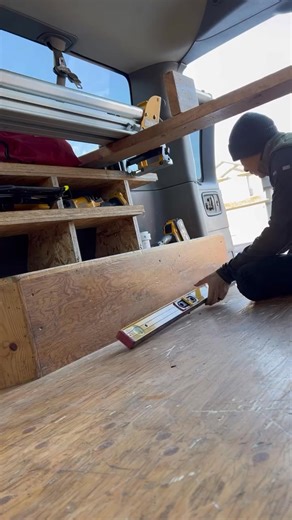 I mounted my 4’ level in my van a few months ago using these level mounts that I got from and they are also available on Amazon (check out the link in my profile for them). They are very inexpensive and a simple storage solution so the level isn’t sliding all over the place in a trailer or vehicle. If you like organization, then you’ll like these. . . . . . . . . . . . . #fastcap #stabilalevel #stabila #levelstorage #toolstorage #levelmount | JosephinetClementine