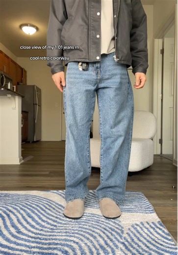 Stylish Men's Jeans: A Cool Retro Look