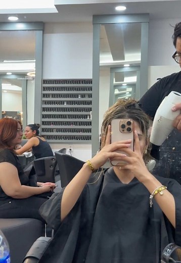 Balayage: 5 horas y retoque de raíz — experiencia de 6 horas