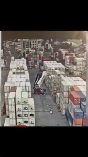 @equip_port on Instagram: "Reach stacker accident Why accident . . Follow for more @equip_port . . . . . #equipment #equip_port #reachstacker #emptystacker #gantrycrane #forklift #kalmar#terex#crane#tech #technology #terminaltractor #port #ai #ship #shipcruise #shipcontainer #container #containerterminal #containership #excavator #rtgcrane #ocean #automation #seaman #longshoremen #logistic #msc #hapaglloyd"