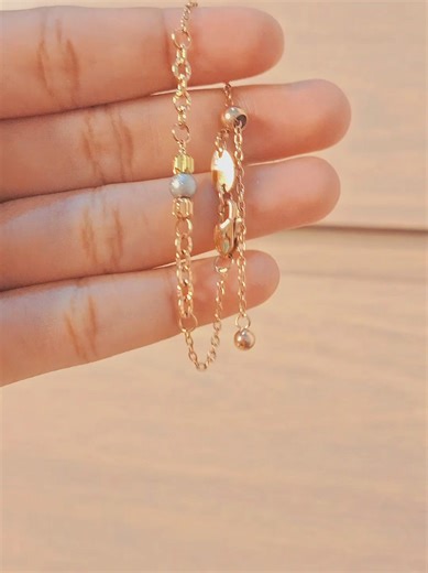 kalo kehabisan aku ga tanggung jawab yaaa 🙏🤪 Titanium kait lobster cap 750 harga 38.000 rosegold kodenya GL.49 silver kodenya GL.50 konfirmasi ulang model dan kodenya, jangan main co ka bebb, model dan kode berubah2 jadi WAJIB TANYA DULU 🫵