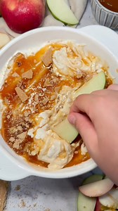 Delicious fall apple dip recipe!😍😋 #appledip #caramelapples #appleseason #dessert | The Effortless Cook