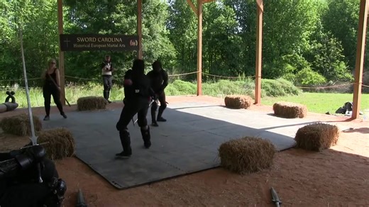 This was a novelty continuous fencing ruleset tournament from a few years back Judges tally points continuously with clickers for the entire 2 minute round. Fighters mutually break after a hit/exchange and then immediately re-engage. I am sure it goes without saying but I'm in the pink accented gear. -- -- I have not gotten to fence in a few years unfortunately since swords are my For sunsies martial art and combat sports are my For monie$ martial art I have been prioritizing the latter. But one