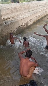 2.3K reactions · 14 comments | Nadi Biche Naiya Dole #comedy #funny #stageprogram | Munna Kumar | Facebook