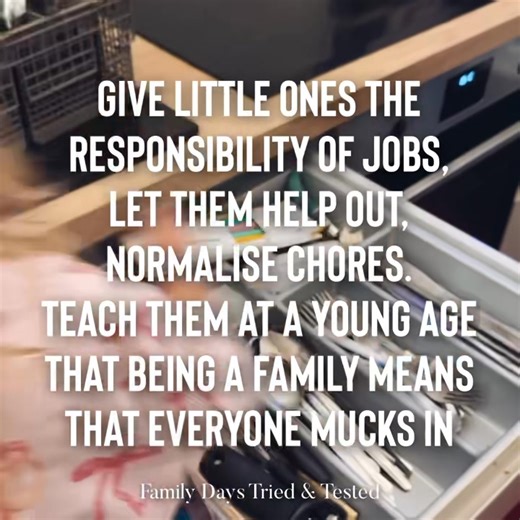 👌 One of the best things that you can do for children is to teach them at an early age to help out in the home. It may be excruciatingly slow to begin with and the end result sometimes more of a mess than when you started but it really does give them a confidence to help out, it teaches them valuable life skills and gives them a sense of self pride… And whilst they are little you’ll find that they want to help so it’s the perfect time to normalise chores that needs to be done and sharing the lo