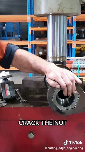 How we disassemble a cylinder using our hydraulic press 💪 #hydraulics #workshop #machining #cylinder #earthmoving #asmr #fyp #LearnOnTikTok TikTokPartner