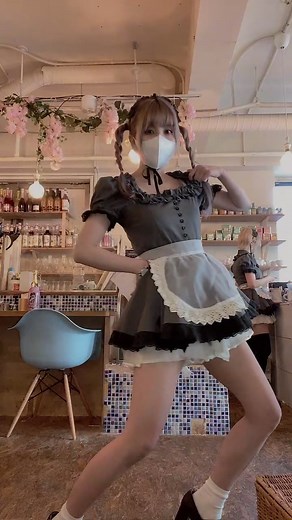 ジョジョ立ち - メイドカフェと福岡コンカフェのダンスパフォーマンス