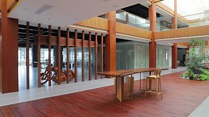 Unique Design Natural Shape Table Top Oak Walnut Solid Wood Live Edg Dining Table Wood Slab