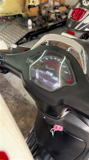 សម្រាប់​ vespa sprint 2024 មាន​បញ្ហា​លោតឆែក​ ការ៉ងទីមិន​ស្មេីរ​ បងអូន​អាចមក​ផ្លាស់​ប្តូរ​បាន​💝 @T-Scooter @Ra Ra ♌️ #vespacambodia🇰🇭 #vespa #tscooter #veslegend